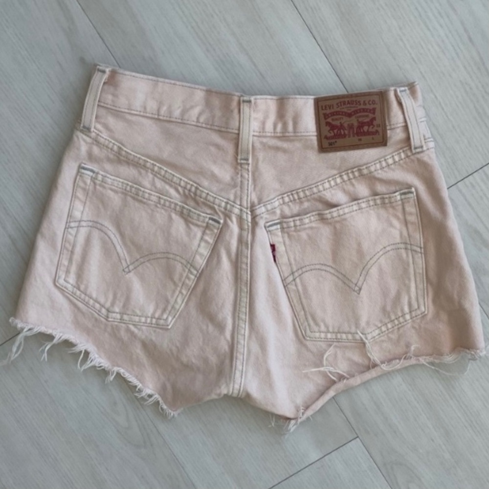 Levi’s vintage 501 high waisted light pink jean shorts